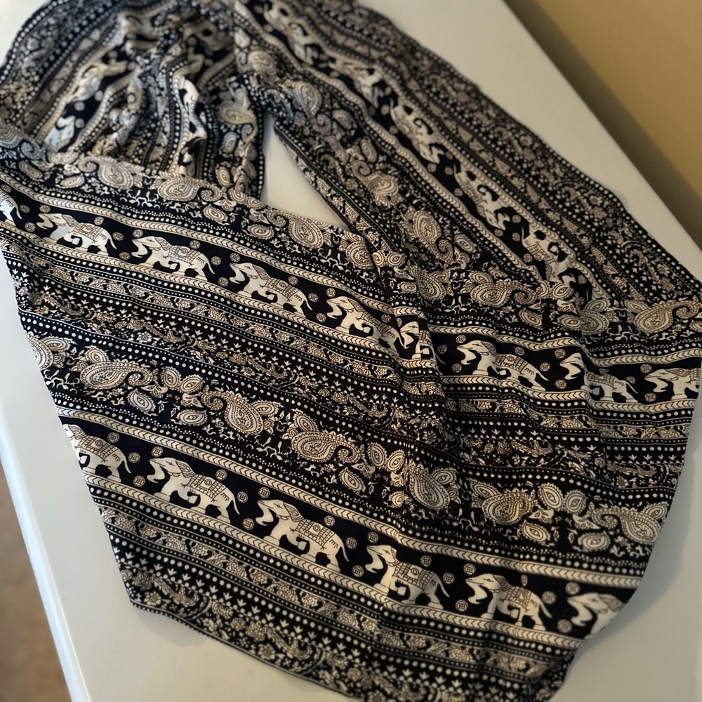 Women’s infinity scarf - Picture 3 of 3
